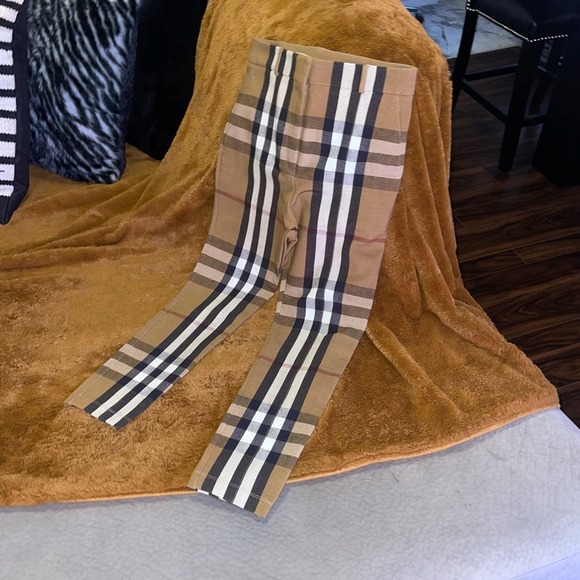 Burberry 6 High Waisted Jodhpur Legging in Birch Brown - Picture 9 of 17